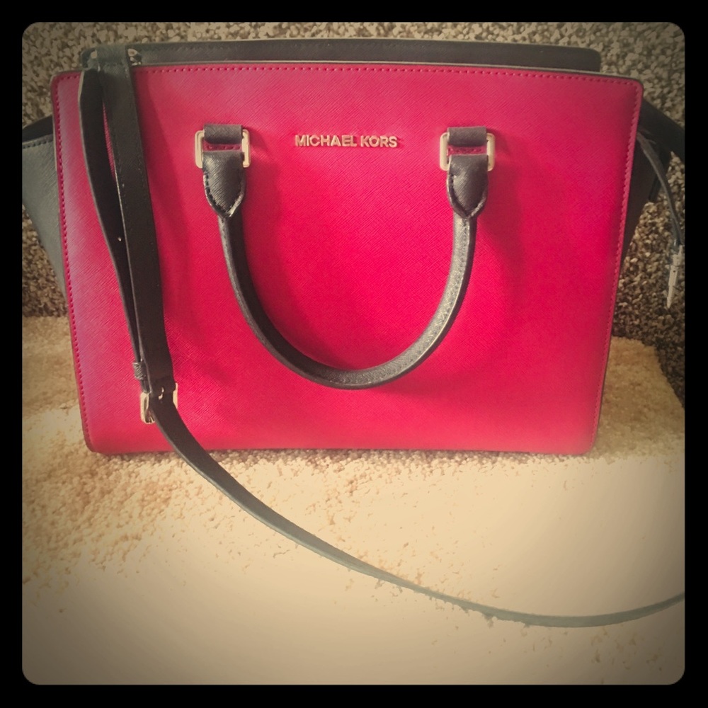 ♥️♥️MICHAEL KORS FUCIA COLOR (new)♥️♥️